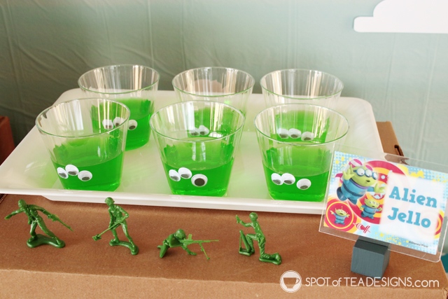 Cute Jello desserts - toy story party hack - 3 googly eyes turns it into the aliens! | spotofteadesigns.com
