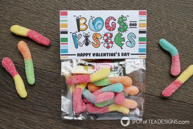 Printable classroom valentines - Bugs and Kisses bag toppers available in two sizes | spotofteadesigns.com