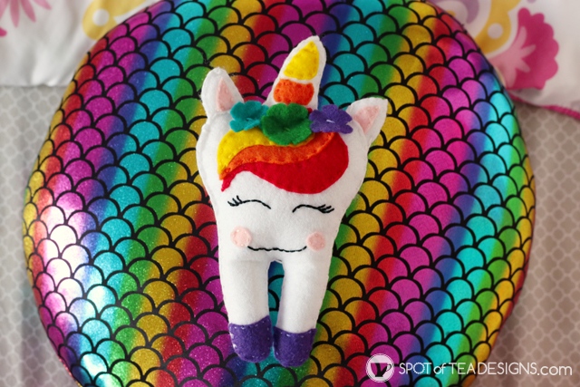 Unicorn Tooth Fairy Pillow with free printable template | spotofteadesigns.com