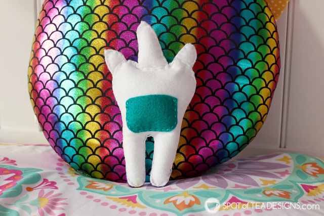 Unicorn Tooth Fairy Pillow with free printable template | spotofteadesigns.com