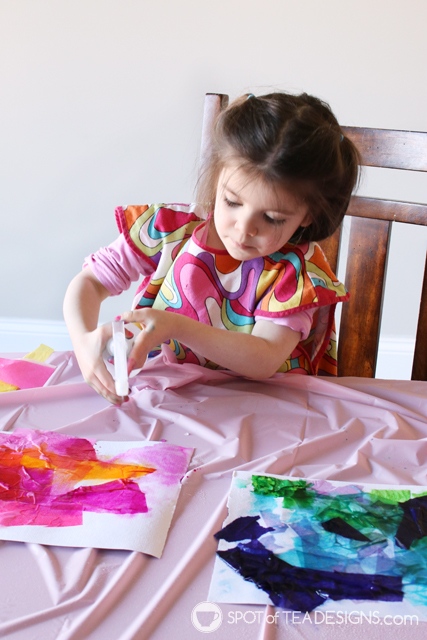Bleeding tissue paper kids craft - Hip hop hooray easter garland | spotofteadesigns.com