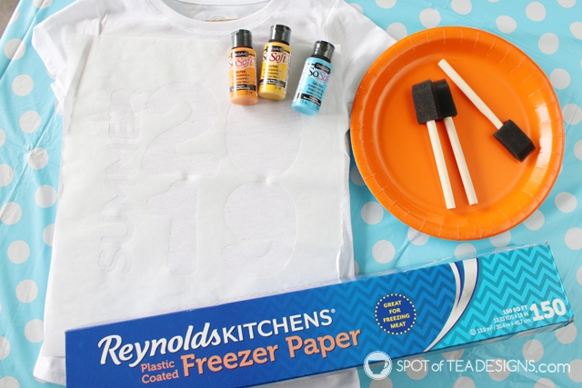DIY summer t-shirt with freezer paper tutorial | spotofteadesigns.com