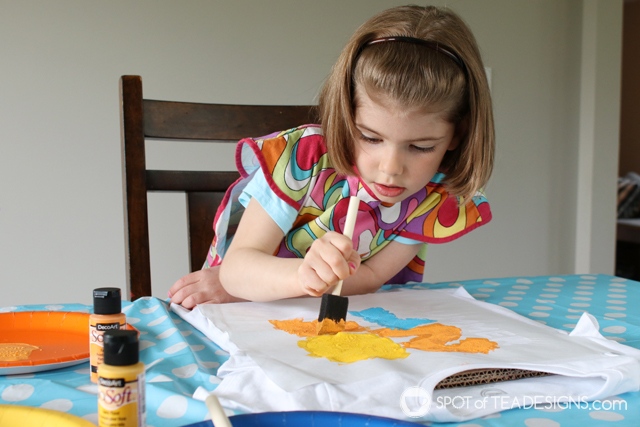 DIY summer t-shirt with freezer paper tutorial | spotofteadesigns.com