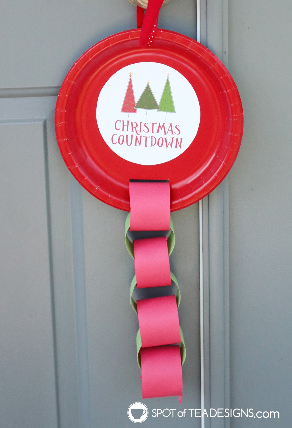 Christmas Paper Plate Paper Chain Countdown - Spot of Tea Designs